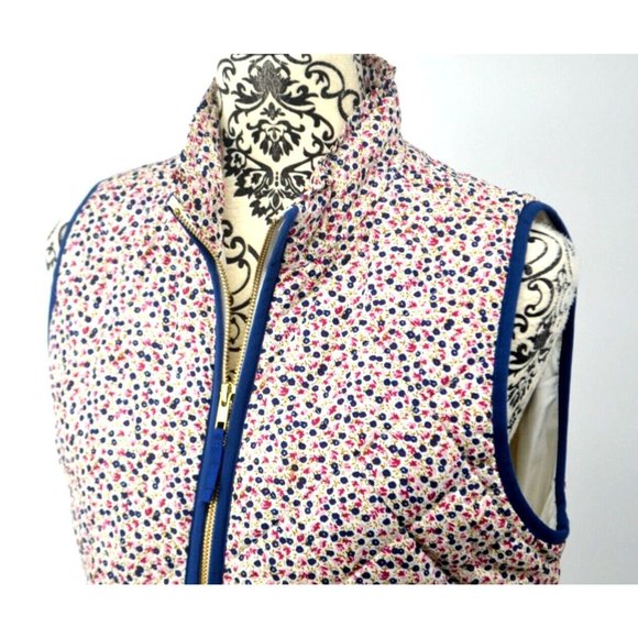 J.CREW MERCANTILE Women's Printed Ruffle Puffer Vest SIZE SMALL Floral - Picture 3 of 7